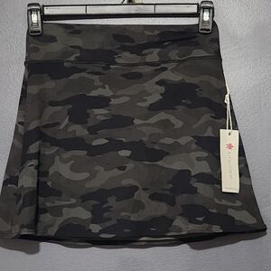 KiraGrace Kira Grace New NWT Women's Small Olive Camo Perfect Skort